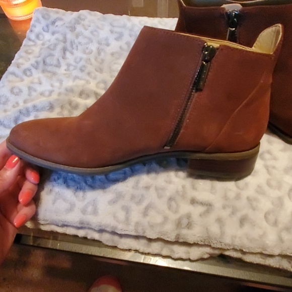 Boots - Picture 2 of 4